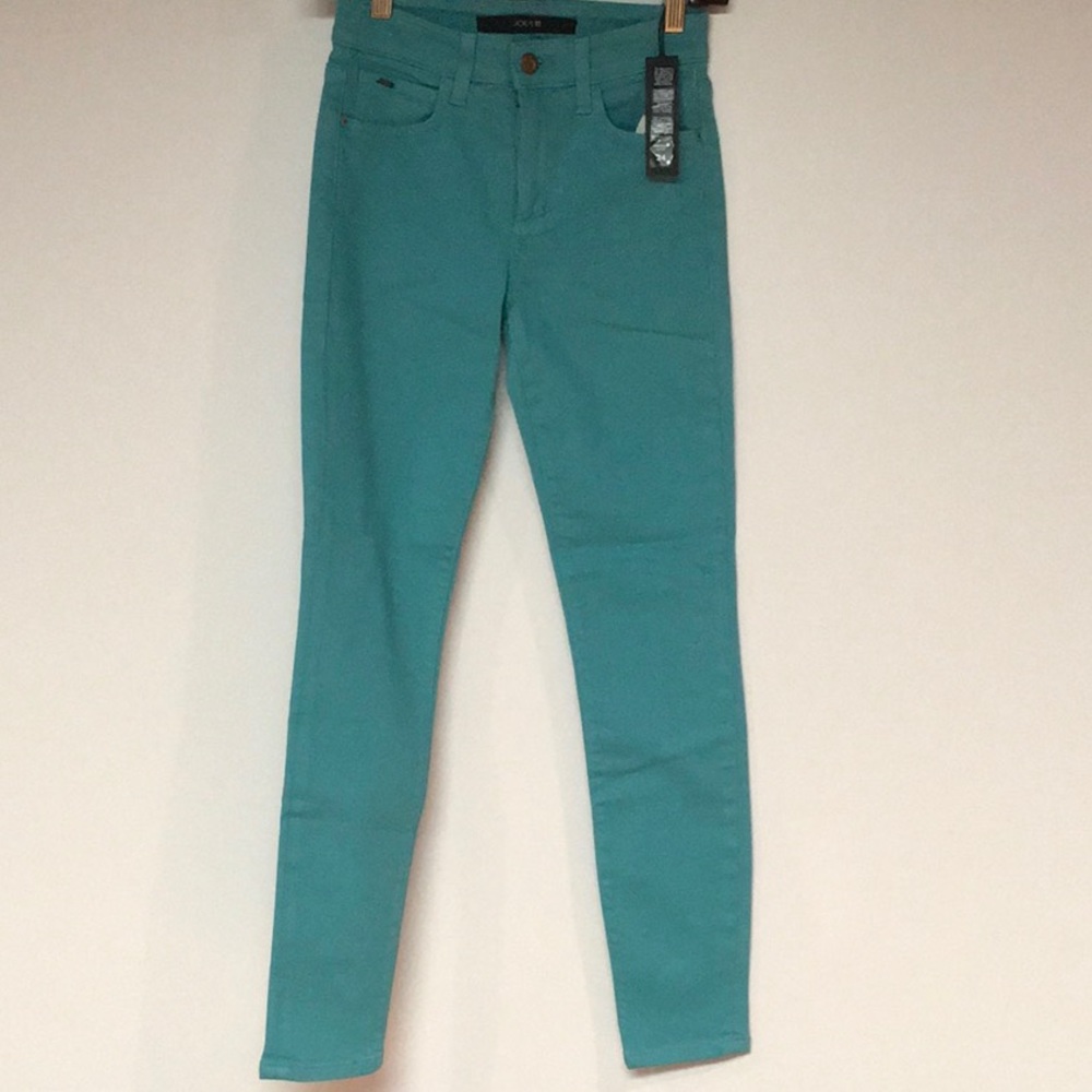 Brand new Joe’s skinny jeans.